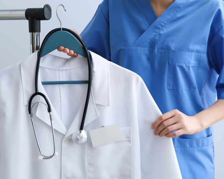 Инициативы по поддержке врачей