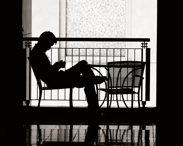 Одиночество как фактор риска